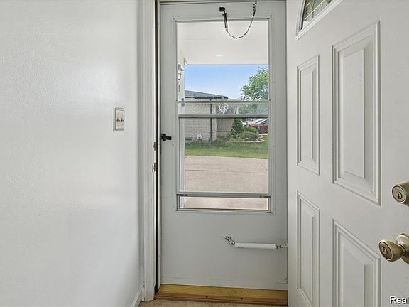 5th image of 35728 Dunston Dr