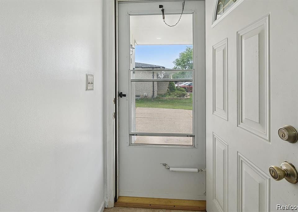 35728 Dunston Dr, photo 5