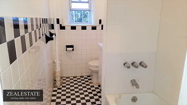 Rented by ZealEstate Group Inc | media 22