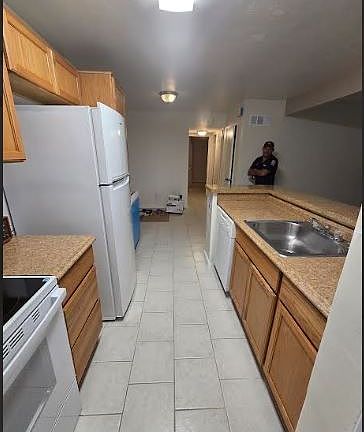 3rd image of 9109 Village Glen Dr Unit 164