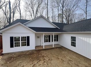 138 Carolina Ave, Mocksville, NC 27028