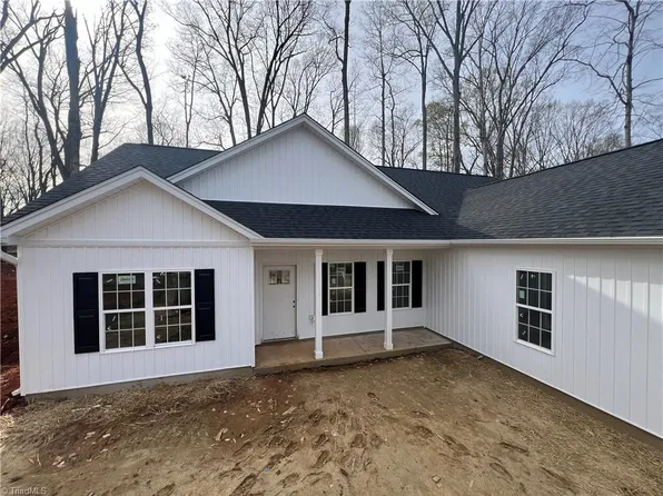 138 Carolina Ave, Mocksville, NC 27028