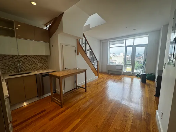 65 Ainslie Street image 1 of 10