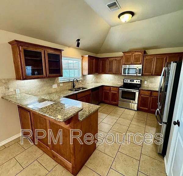10800 SE 27th St — Photo 7