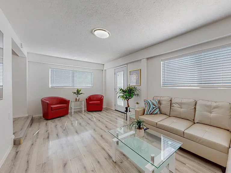 1621 Lafayette Dr NE — Photo 25
