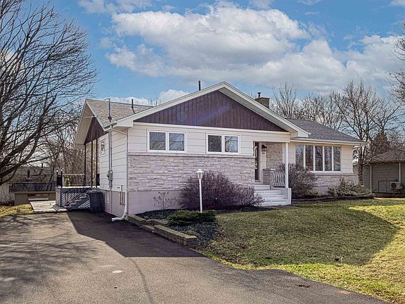 3rd image of 16 Donwood Dr