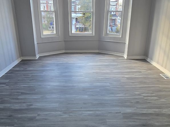 1135 Poplar Grove St