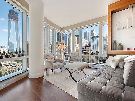 2nd image of 70 Little St W #25A