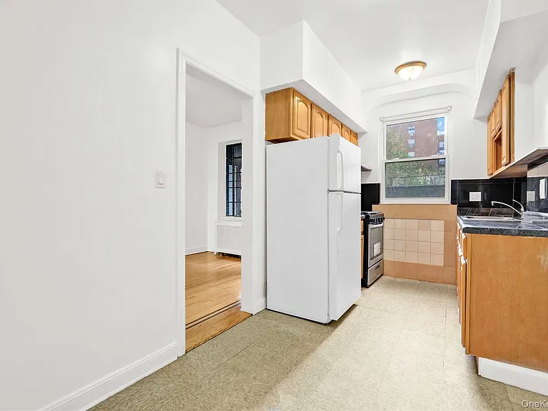3319 143rd St — Photo 11