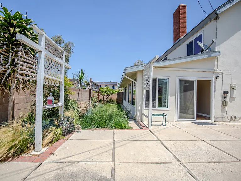 1409 S Adria St — Photo 40