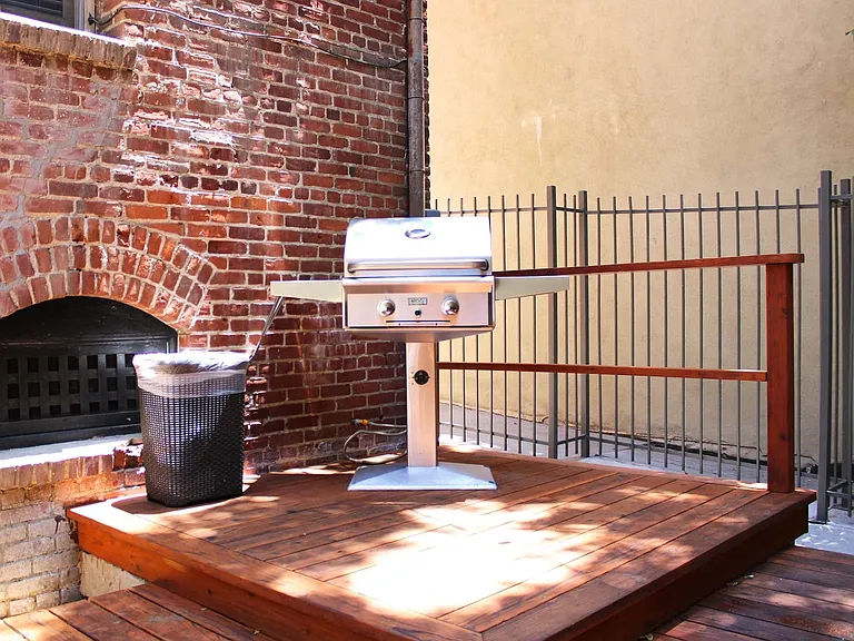 Brookmore - Back Patio With Grilling Station