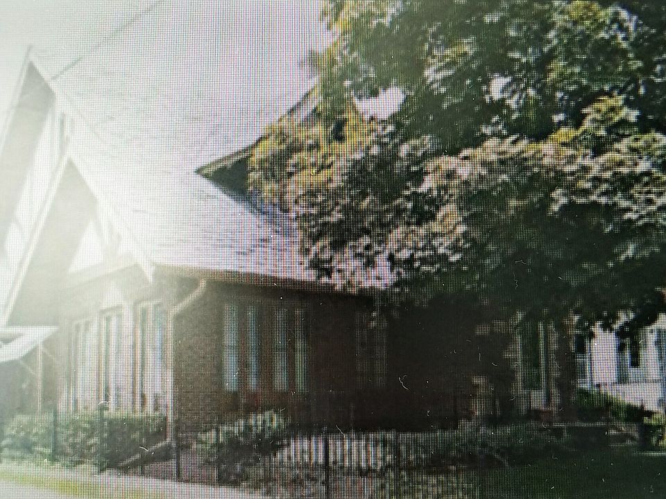 1st image of 110 S Wood St