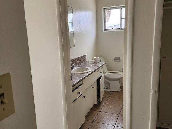 5th image of 215 E Plymouth St #2