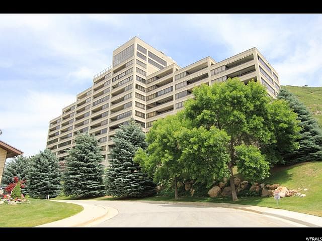 1st image of 3125 E Kennedy Dr APT 305