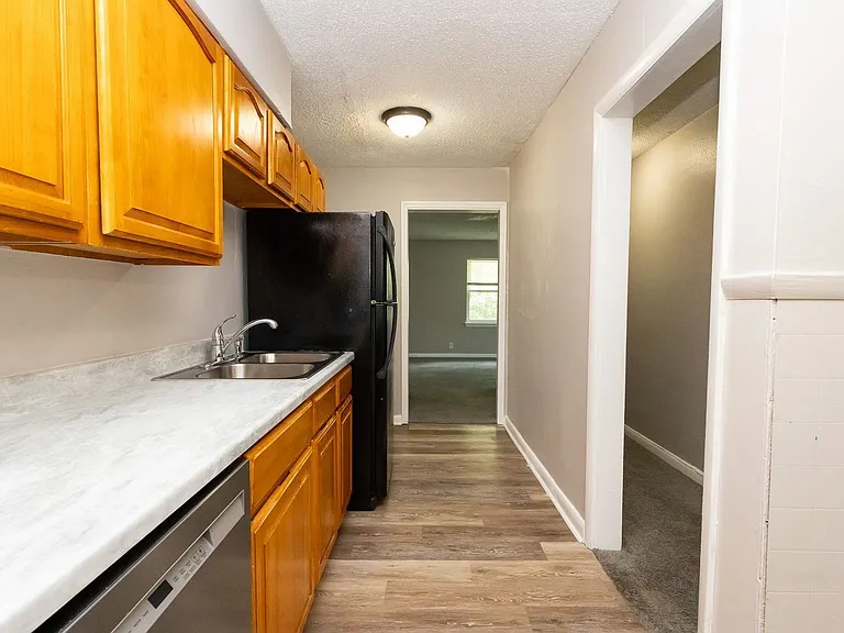 305 Sunrise Ln #C — Photo 5