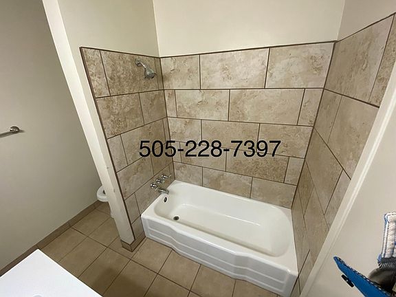 5th image of 917 Carlisle Blvd SE #A