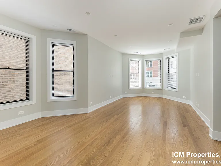 3533 N Wilton Ave #1 — Photo 2