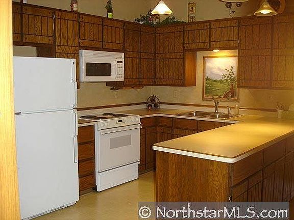 3rd image of 412 Hillcrest Avenue