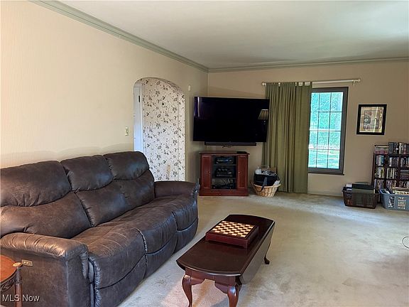 5th image of 10401 Edgewater Dr