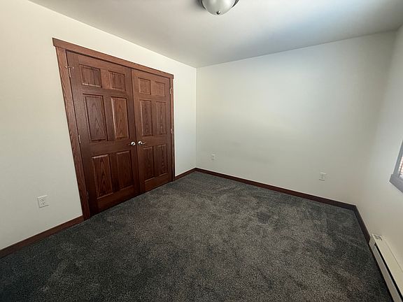 4th image of 303 S Commercial St #1