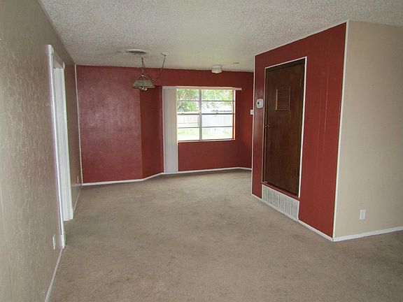 4th image of 319 Michael St