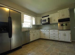 26 Clover Ln, Malvern, PA 19355