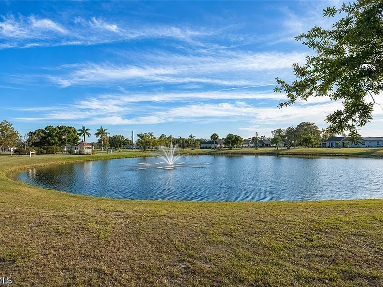 25324 Lychee Ct — Photo 13