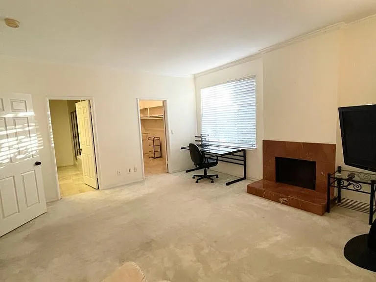 10308 Almayo Ave #5 — Photo 14
