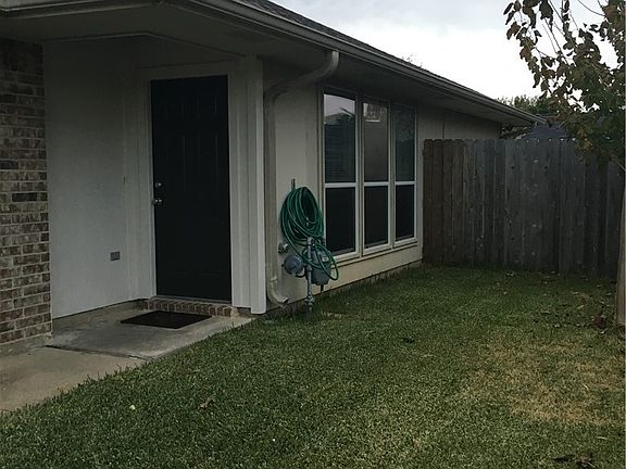 4th image of 609 Plano Dr