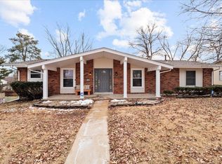 11884 Featherwood Dr, Saint Louis, MO 63146