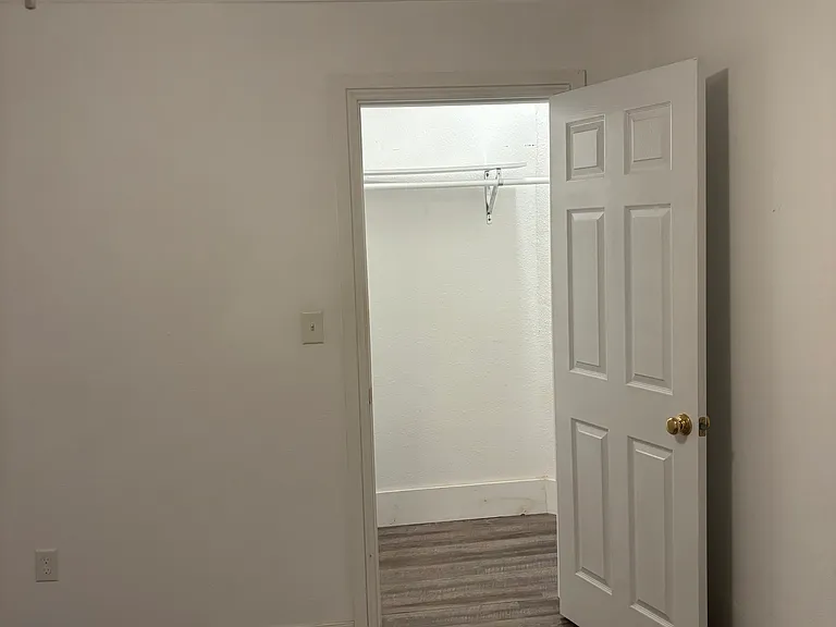 217 Vine St — Photo 8