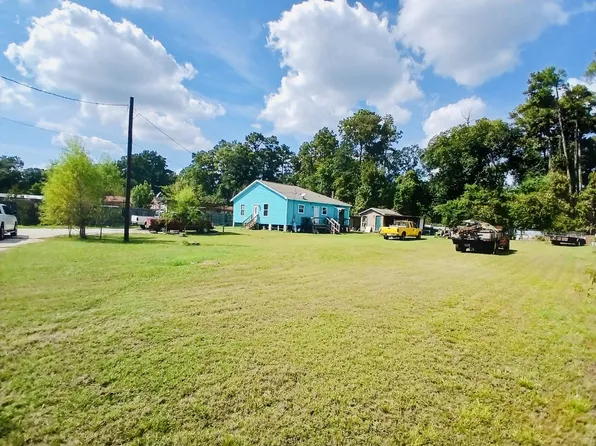 21201 South St, New Caney, TX 77357