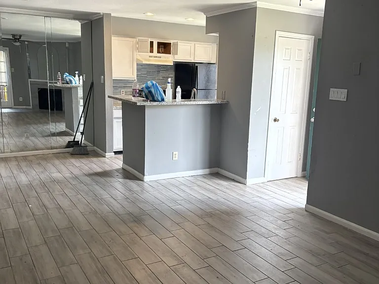 14600 Fonmeadow Dr #100 — Photo 2