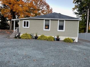 32 Lakeshore Dr, Averill Park, NY 12018