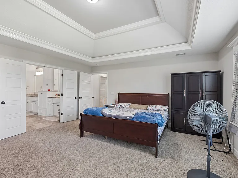 16324 Farley St — Photo 28