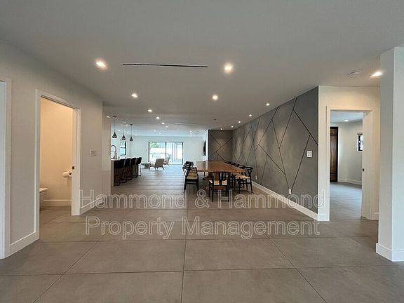 5th image of 5735 Saloma Ave