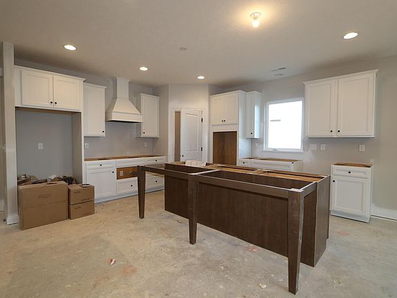3rd image of 3402 Jessica Ln N