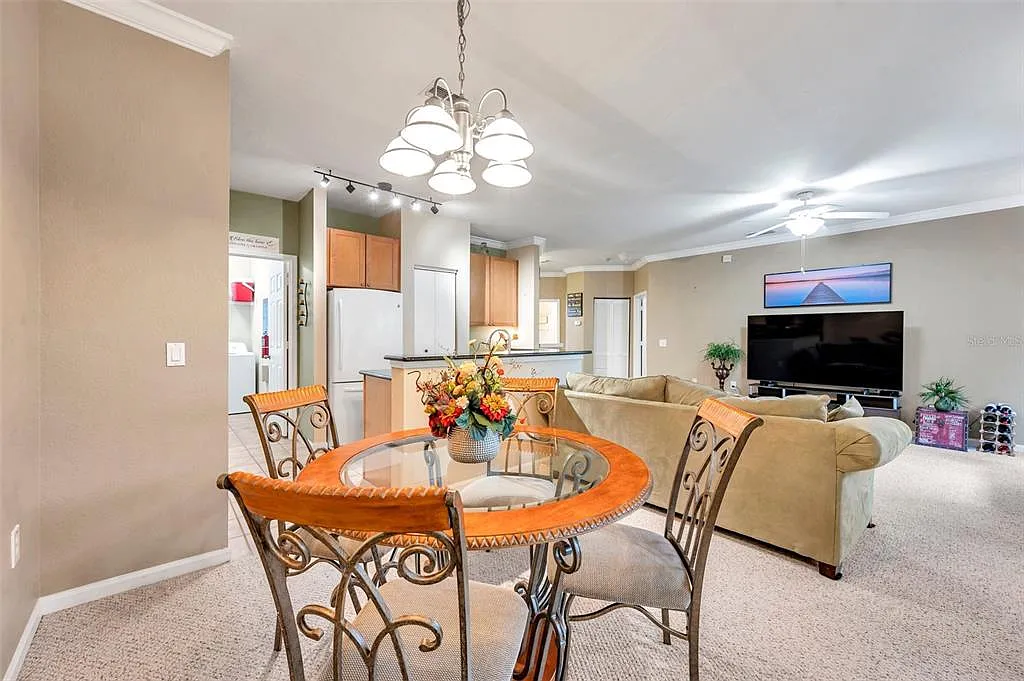 2 bed, 2.0 bath, 1200 sqft, $2,200 — Photo 2