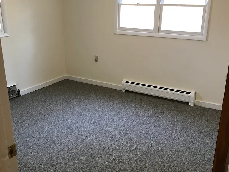 1285 Taft Ave #B — Photo 6