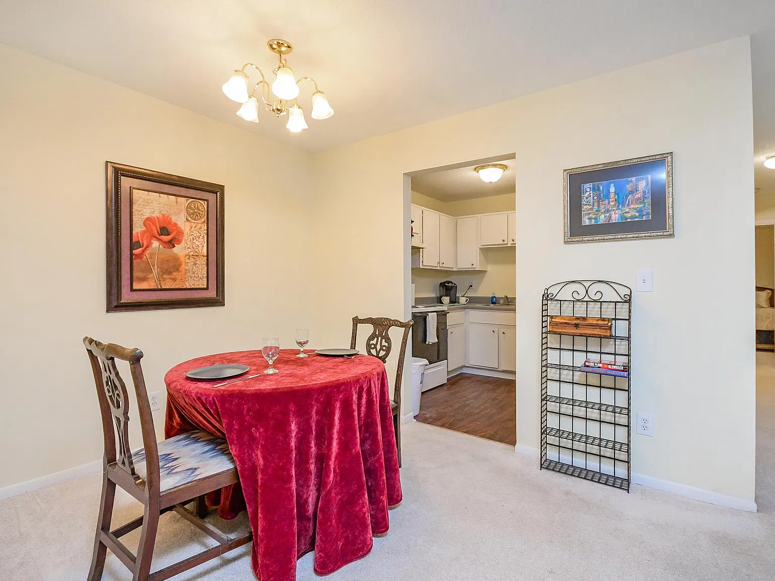 3607 Woodbriar Cir — Photo 3