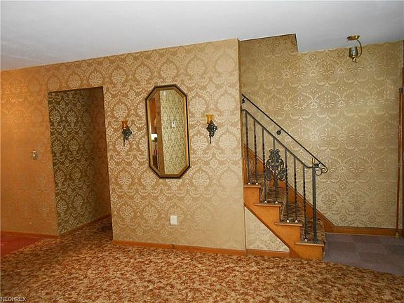 4th image of 24194 Ambour Dr