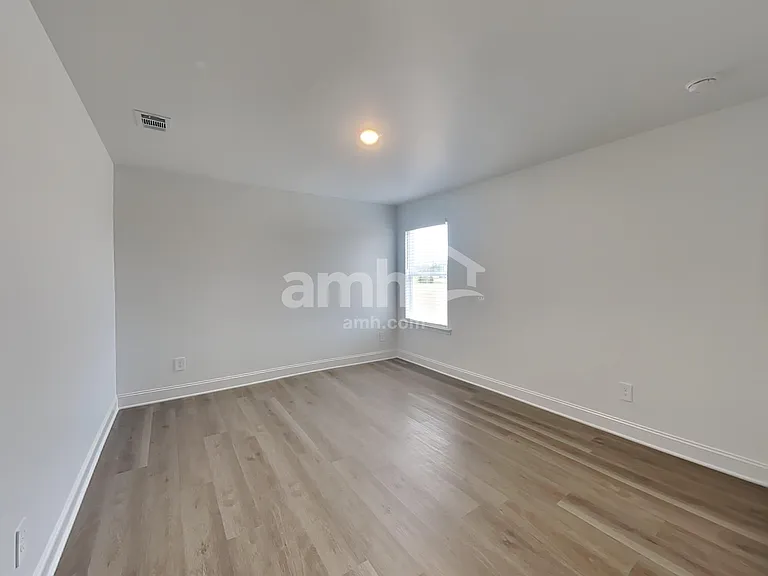 108 Punderson Dr — Photo 20