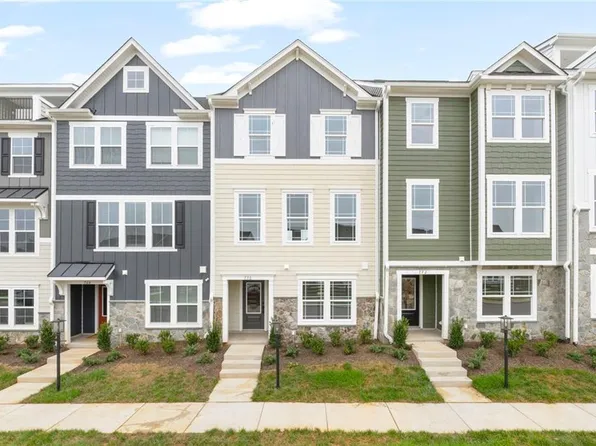 129 Bracewell Ln, Yorktown, VA 23692