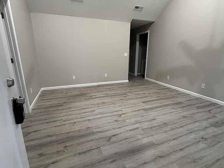 1214 Maple St — Photo 9