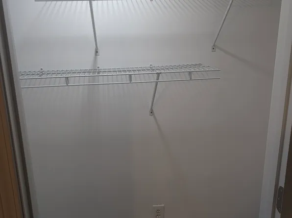 4930 Huntshire Ln, Lilburn, GA 30047