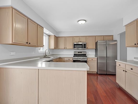 3rd image of 2786 Yosemite Dr