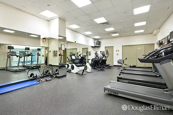 Rented by Douglas Elliman | media 22