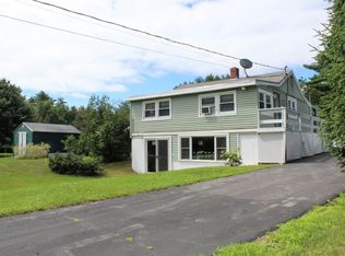 16 Crockett Rd, Raymond, ME 04071