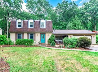 171 Williamsburg Dr, Avon Lake, OH 44012