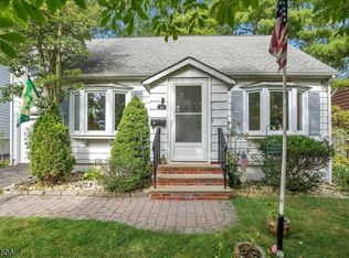 22 Amherst Pl, Livingston, NJ 07039